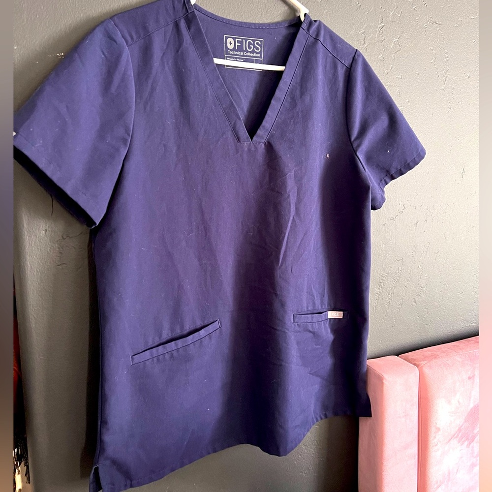 FIGS Navy blue casma three pocket scrub top